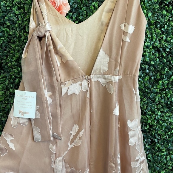 Show me your Mumu Jenn Otherwise Engaged Maxi - Picture 13 of 13